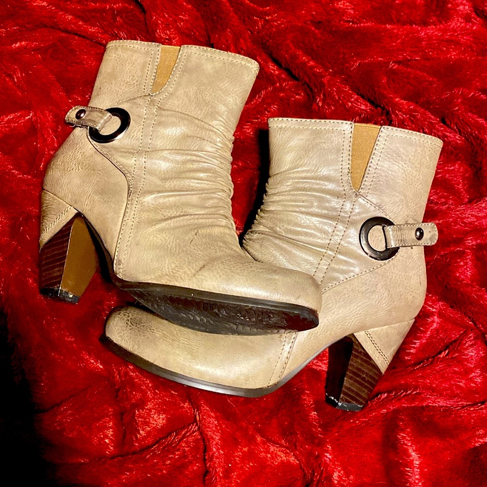 Jess up ankle booties 
Worn once.